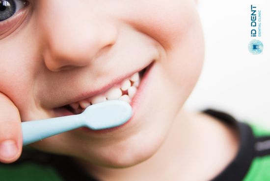 Уход за зубами вовремя ношения детских пластин
