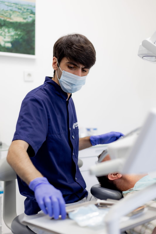 Процес протезування зубів